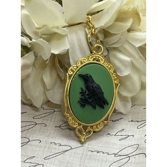 Gold Green Raven Gothic Crow Heart Wedding Party Jewelry Prom  necklace Cameo - Picture 5 of 8